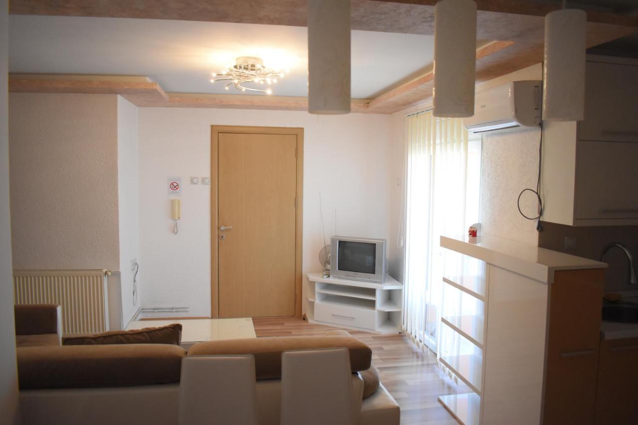 Apartments Holiday Vranje Buitenkant foto